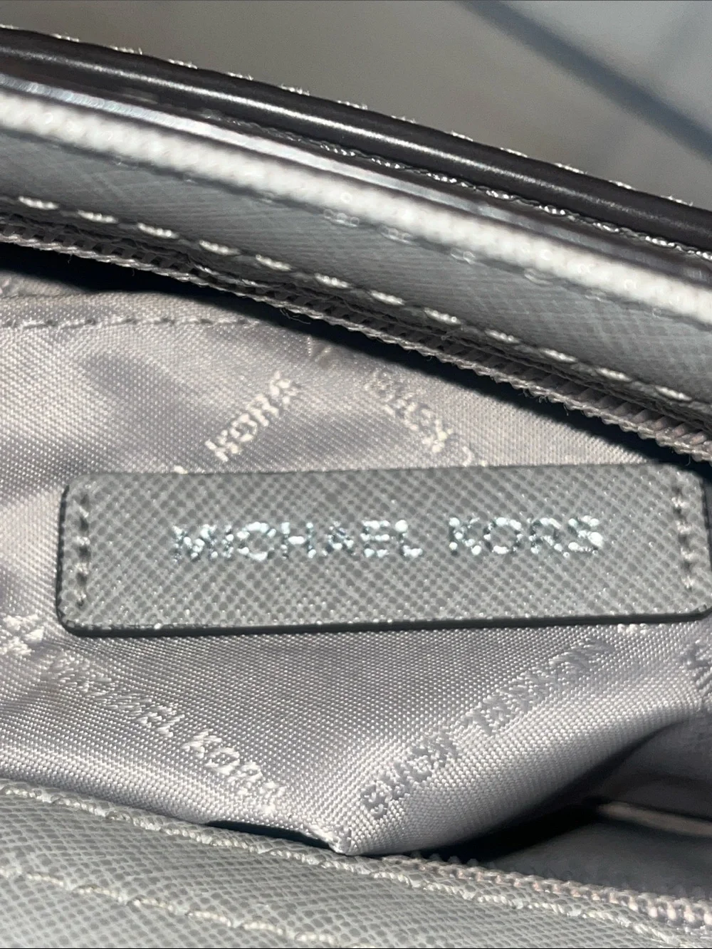 Michael Kors Hamilton Medium Top Zip Leather Messenger Bag in Pearl Gray